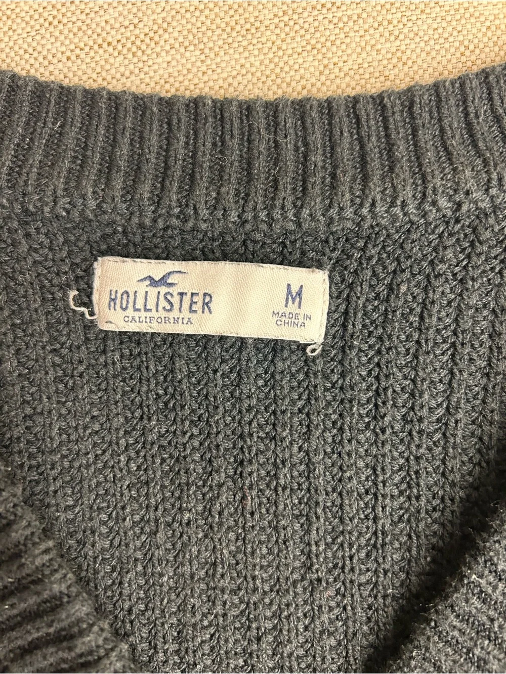 Hollister Black Cropped V-Neck Ribbed Cardigan - Picture 6 of 6
